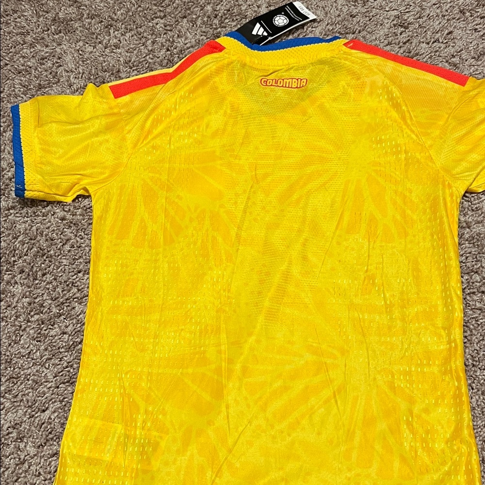 2026 Colombian soccer team jersey women size S(XS) - Picture 3 of 3